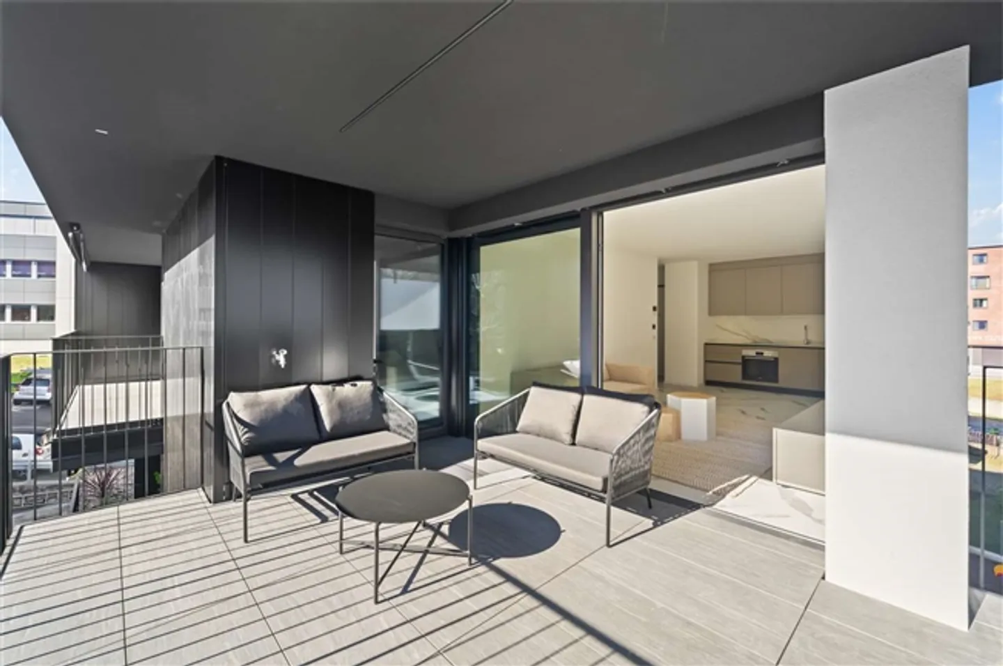 Nouvel appartement moderne de 2,5 pièces avec terrasse - Photo 1 sur 20