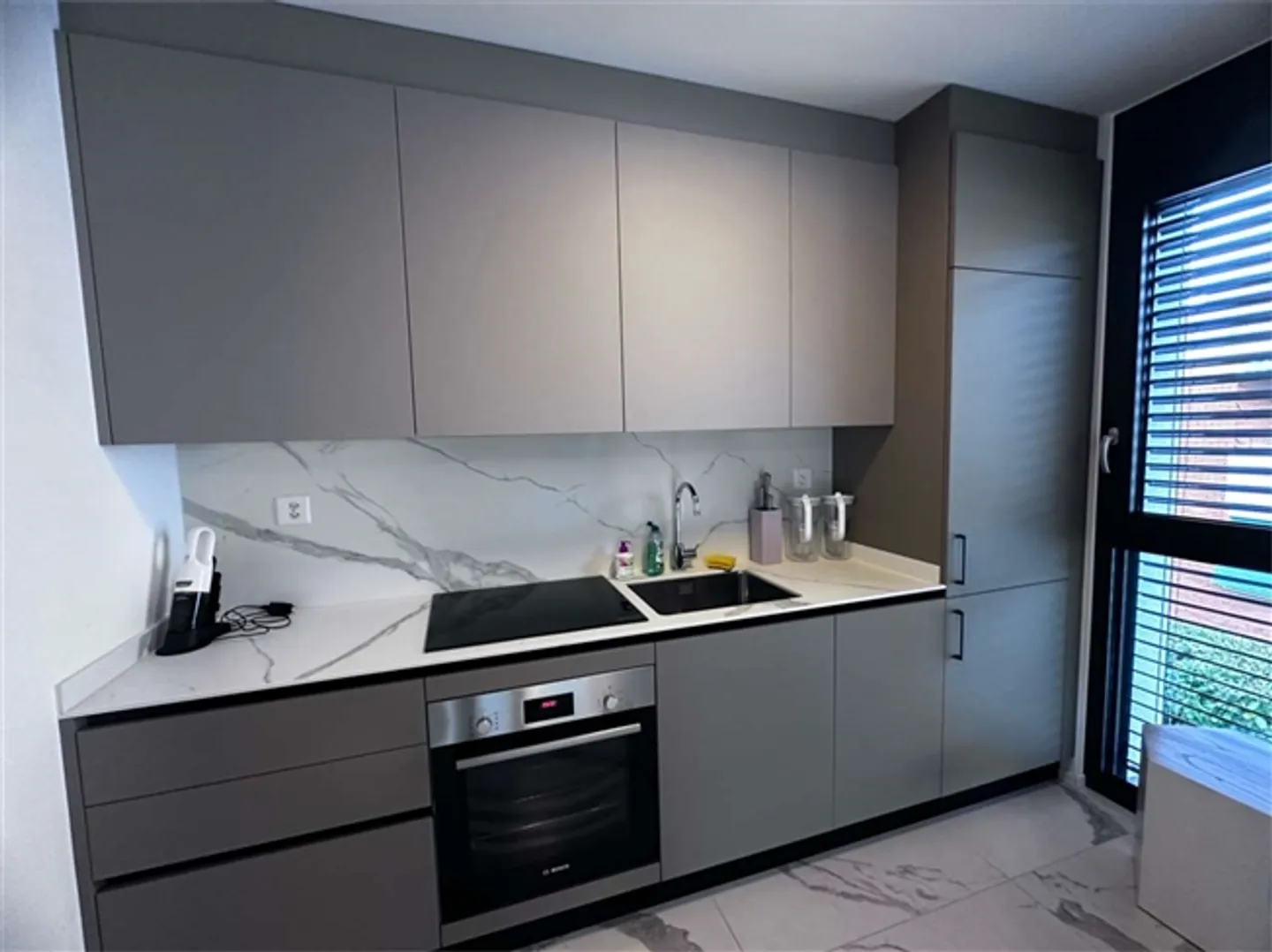 Nouvel appartement moderne de 2,5 pièces avec terrasse - Photo 9 sur 20