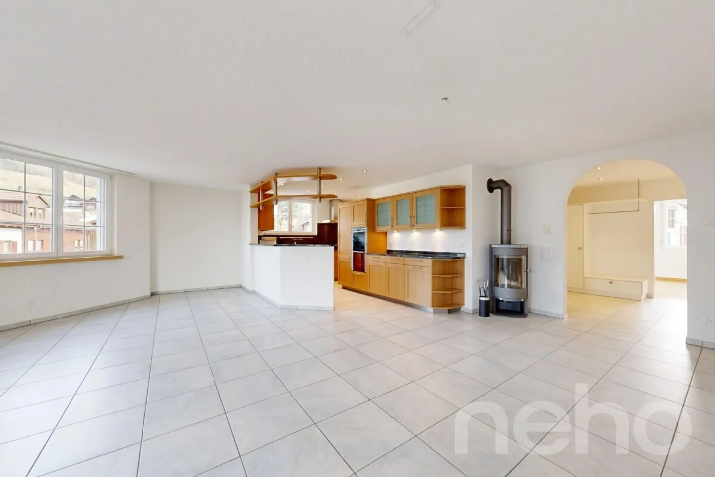 Appartement lumineux de 4,5 pièces avec balcon vitré - Photo 4 sur 11