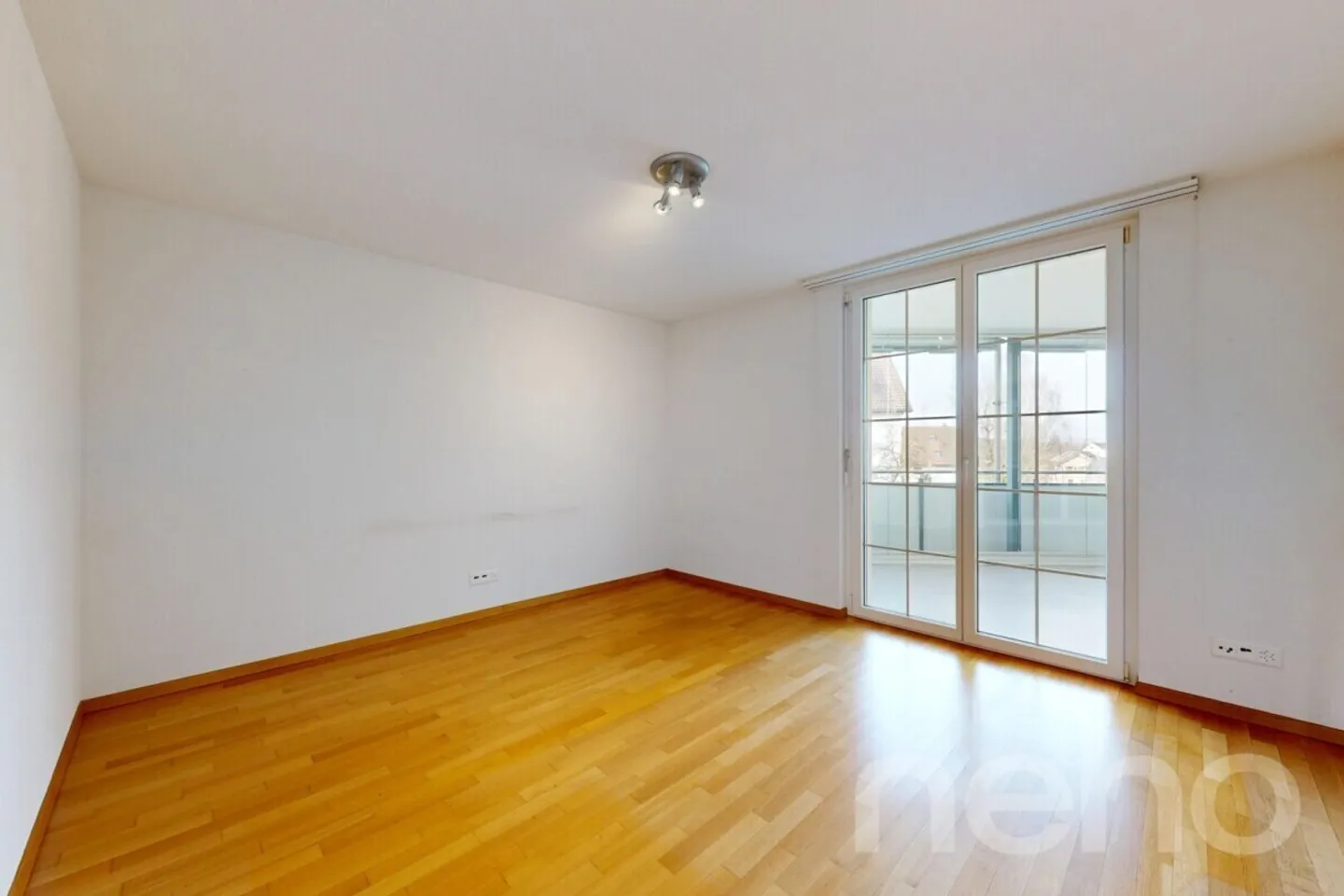 Appartement lumineux de 4,5 pièces avec balcon vitré - Photo 10 sur 11