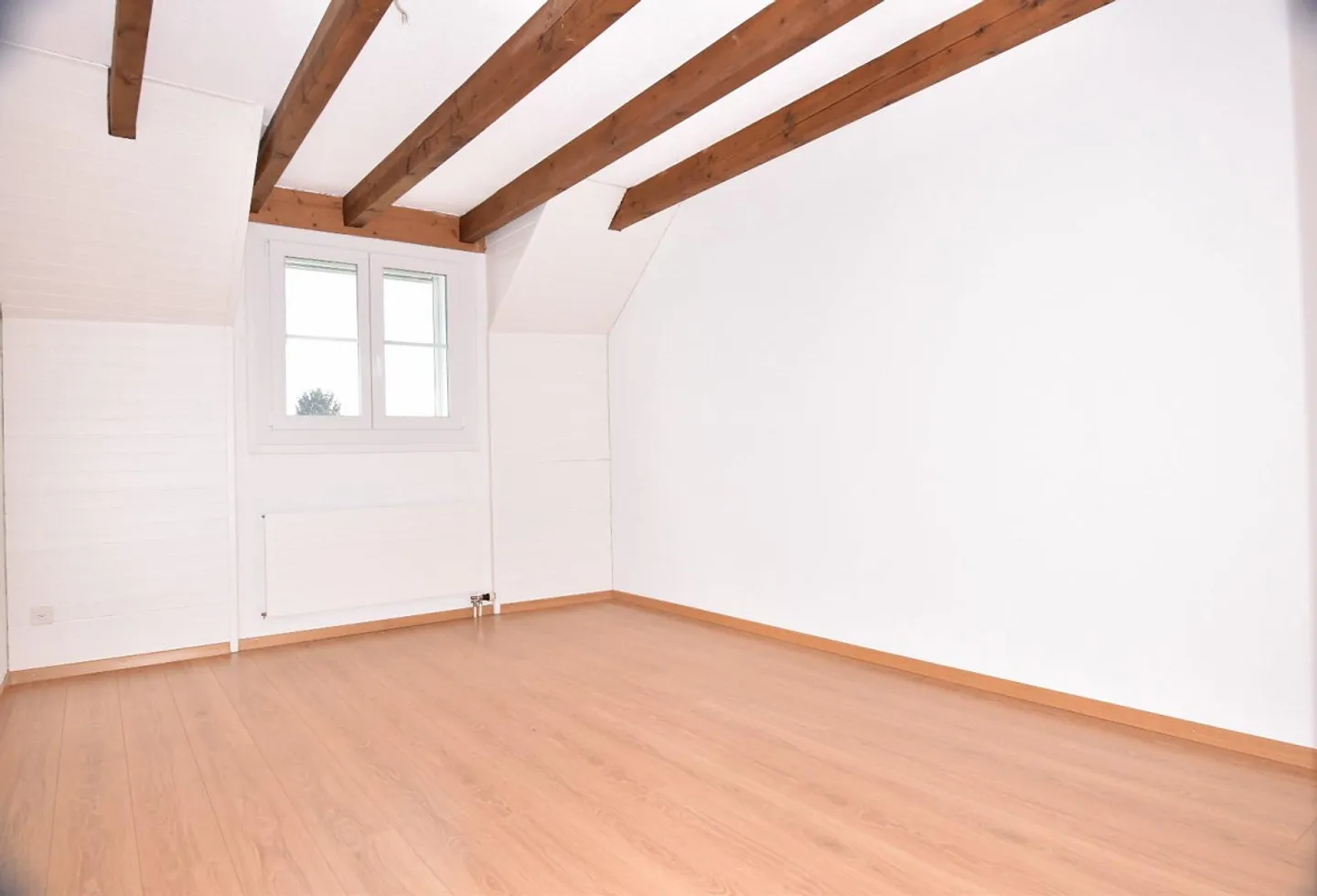 Charming Loft Apartment with Gallery - Photo 12 of 12