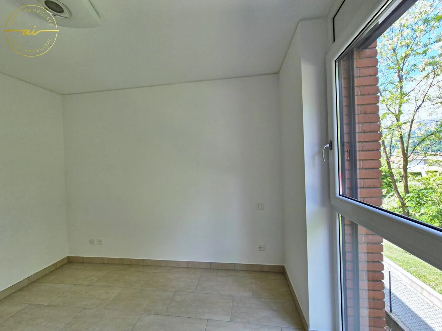 APPARTAMENTO DI 2.5 LOCALI IN MEZZO AL VERDE A CADRO - Foto 7 di 12