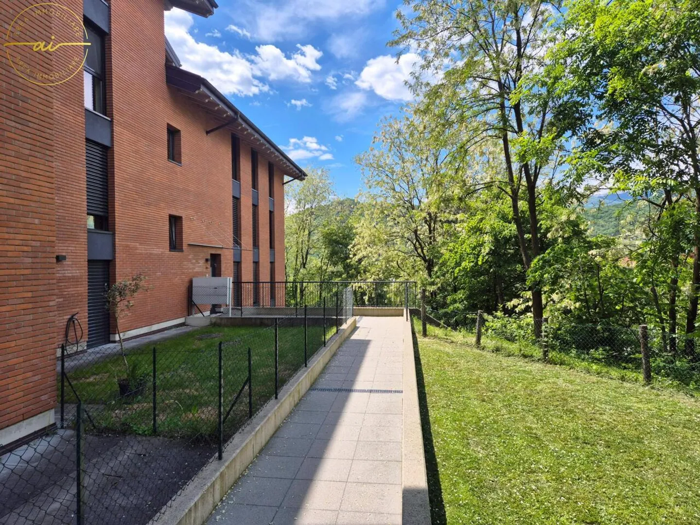 APPARTAMENTO DI 2.5 LOCALI IN MEZZO AL VERDE A CADRO - Foto 11 di 12