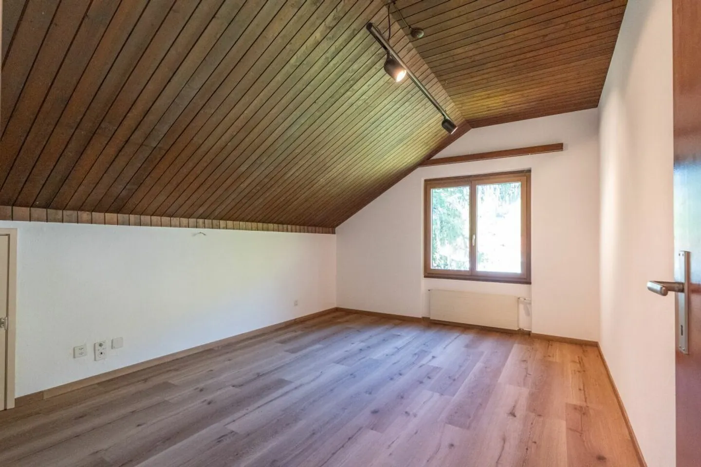Charmantes Einfamilienhaus in Tamins - Foto 9 von 25