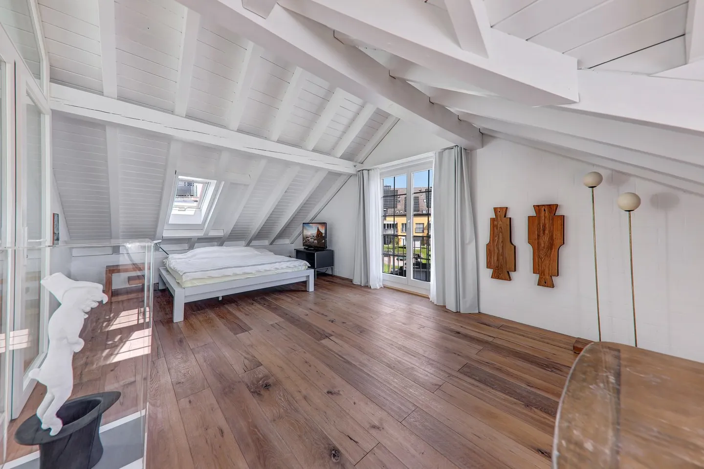 Idyllic garden with large biotope: Semi-detached 5.5-room single-family house - Photo 13 of 14