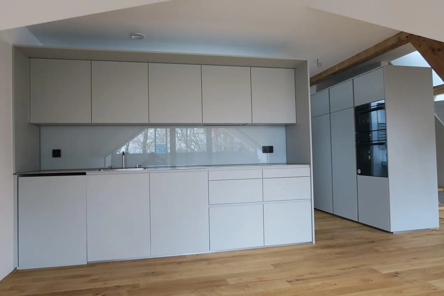 Stylish living in a central location - Photo 2 of 12