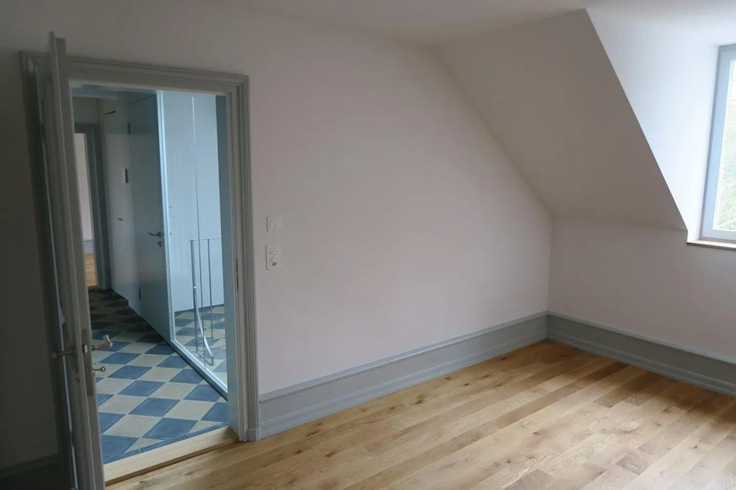 Stylish living in a central location - Photo 7 of 12