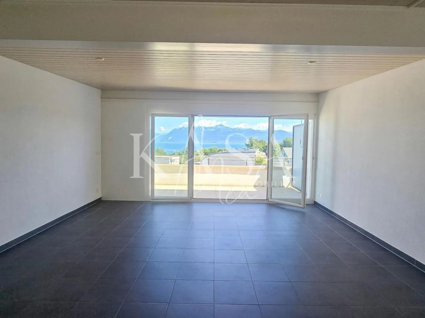Sublime vue sur le lac, duplex en attique - Photo 3 sur 12