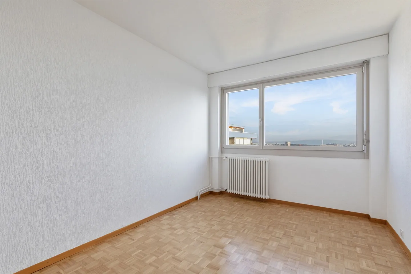 Life in Peace in Onex - Photo 3 of 7