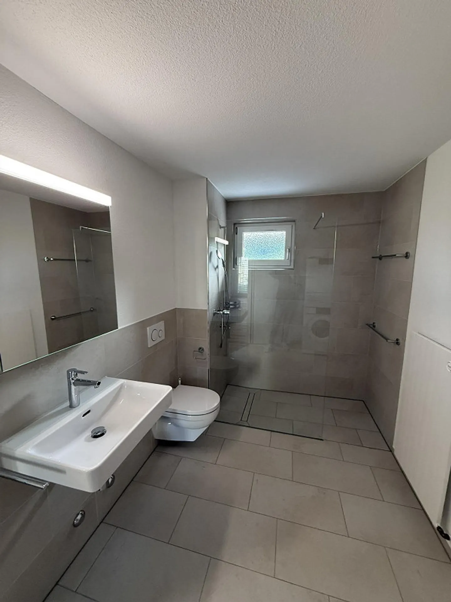 Renovierte Wohnung mit modernen Annehmlichkeiten - Foto 10 von 12
