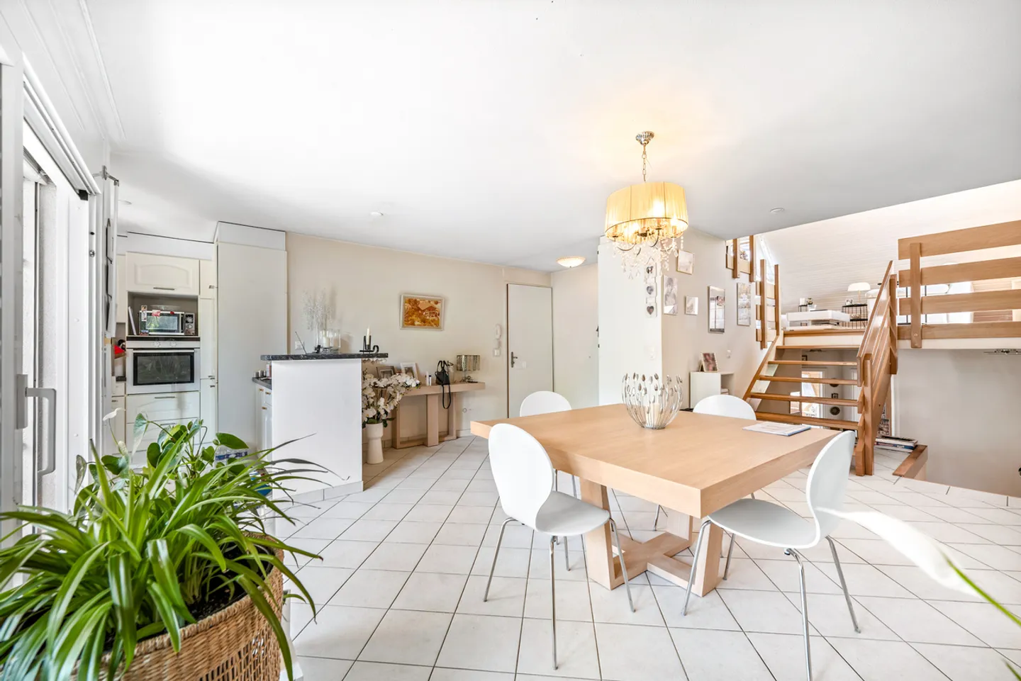 Charming Triplex in Nyon - Photo 4 of 9