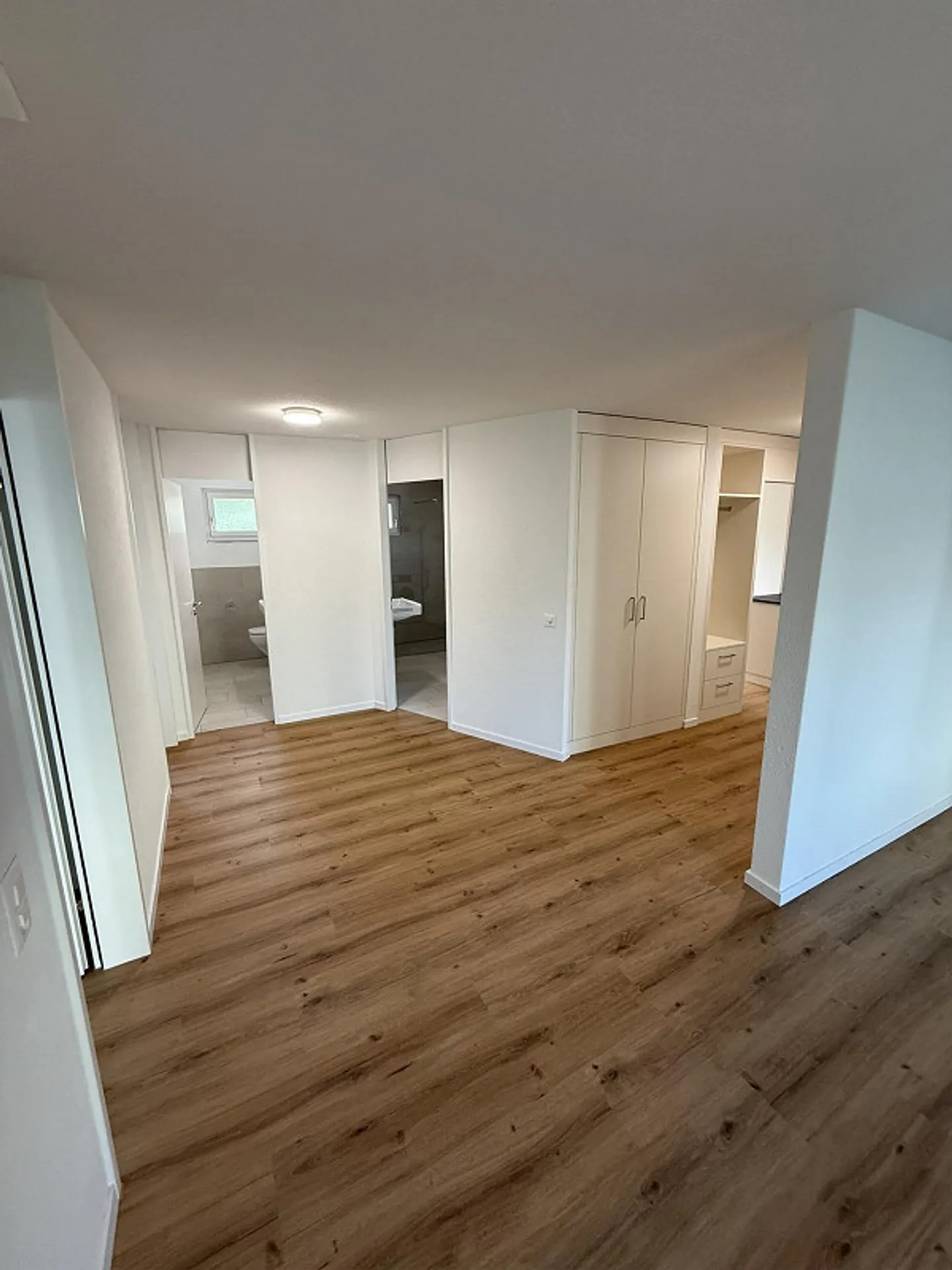 Renovierte Wohnung mit modernen Annehmlichkeiten - Foto 8 von 12