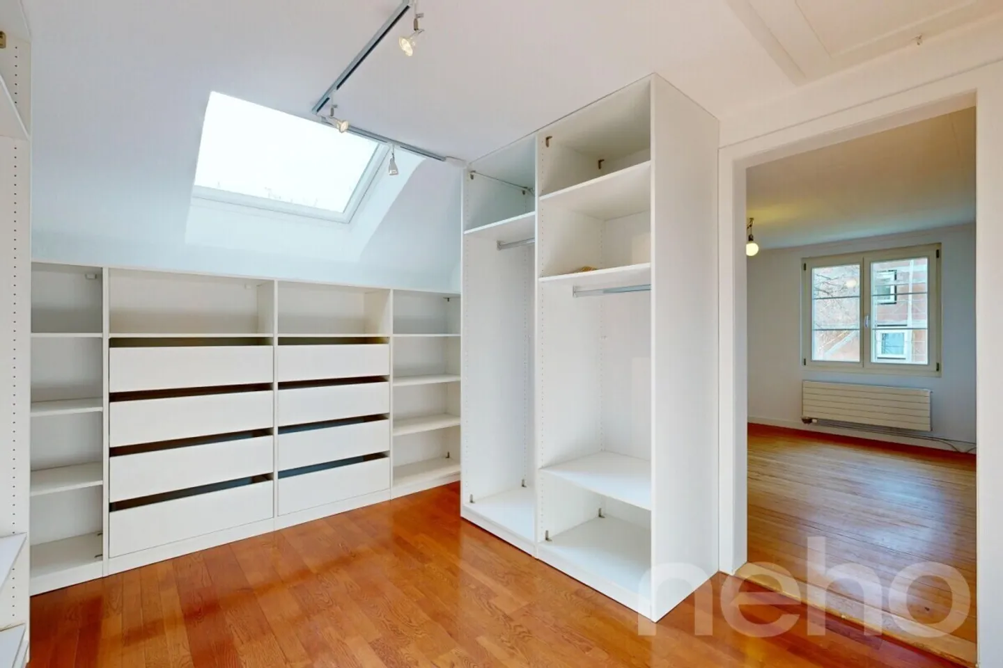 Spacious Family Home with Garden - Photo 7 of 12