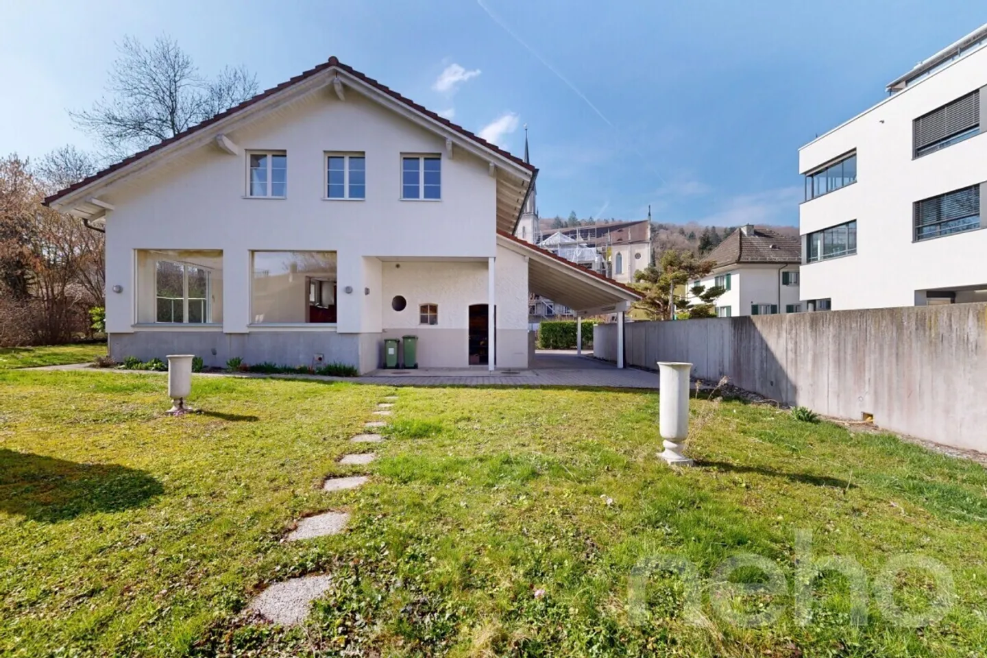 Spacious Family Home with Garden - Photo 11 of 12