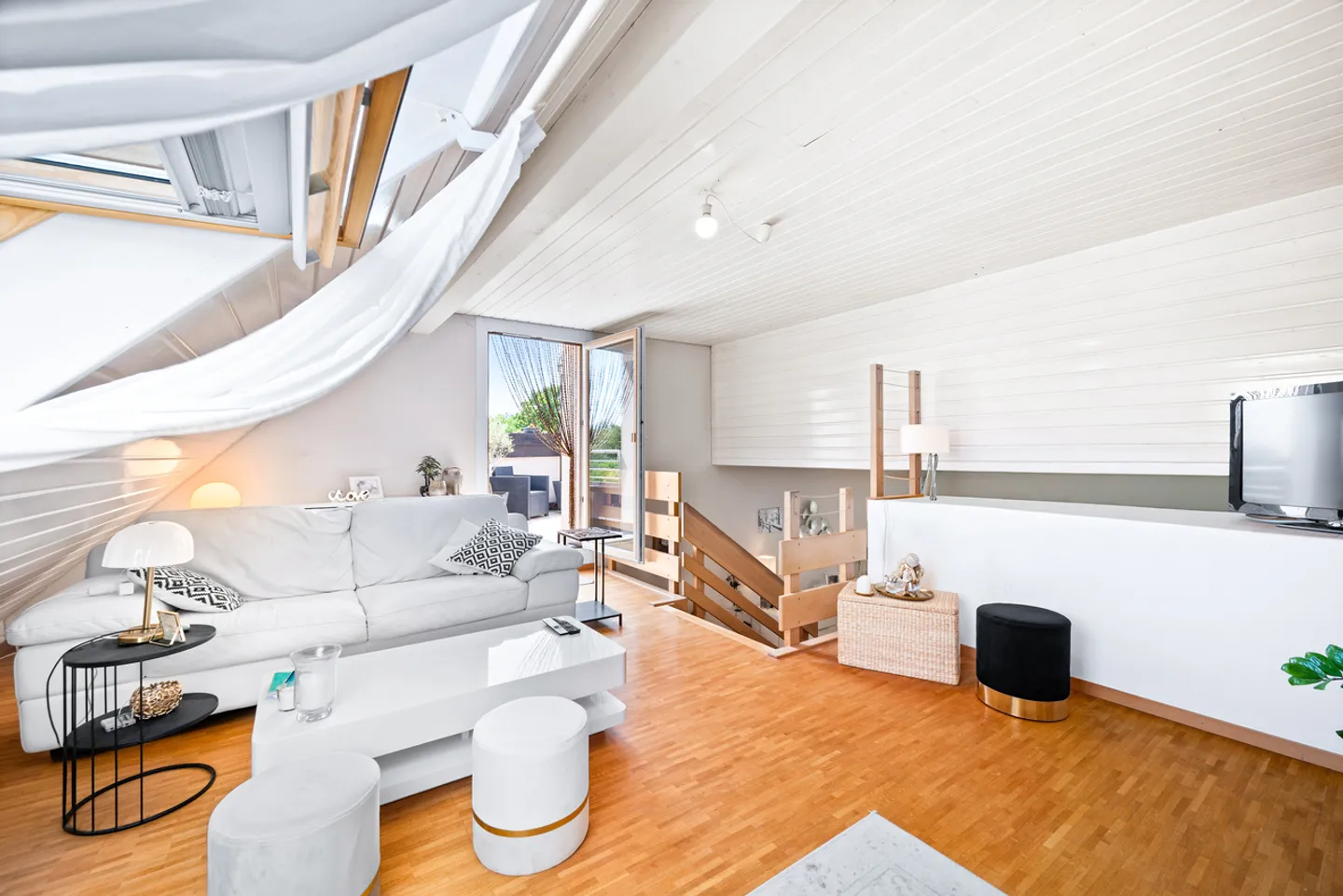 Charming Triplex in Nyon - Photo 8 of 9