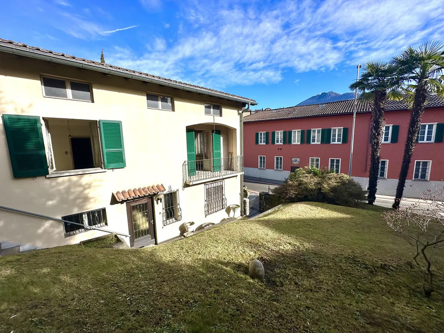 Wunderschönes freistehendes Haus mit 7,5 Zimmern und Garten in Cureglia - Foto 14 von 15