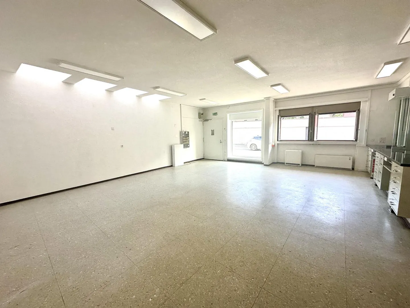 Wunderschönes freistehendes Haus mit 7,5 Zimmern und Garten in Cureglia - Foto 11 von 15