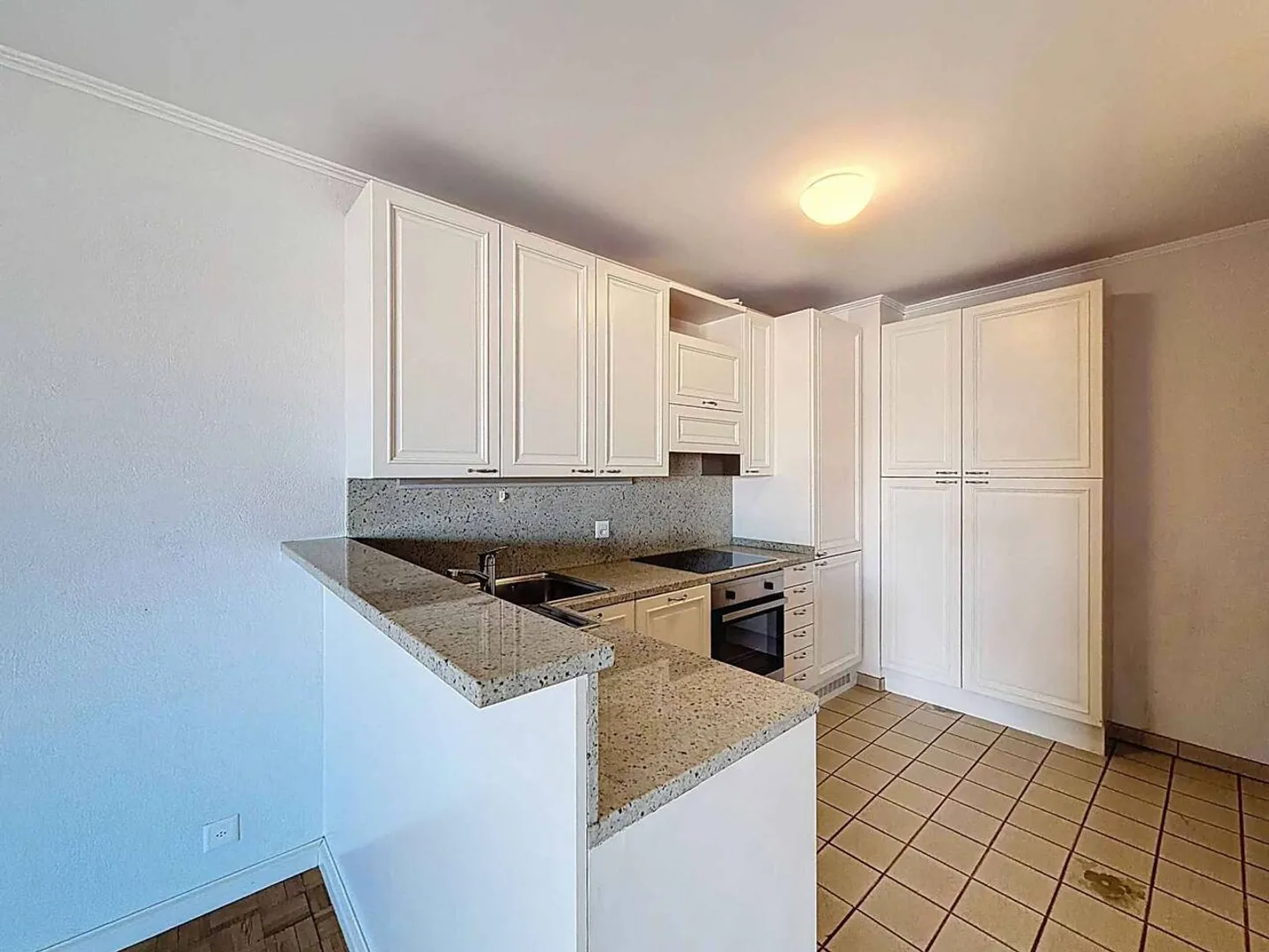 Große Penthousewohnung mit 2,5 Zimmern am See - Foto 4 von 8