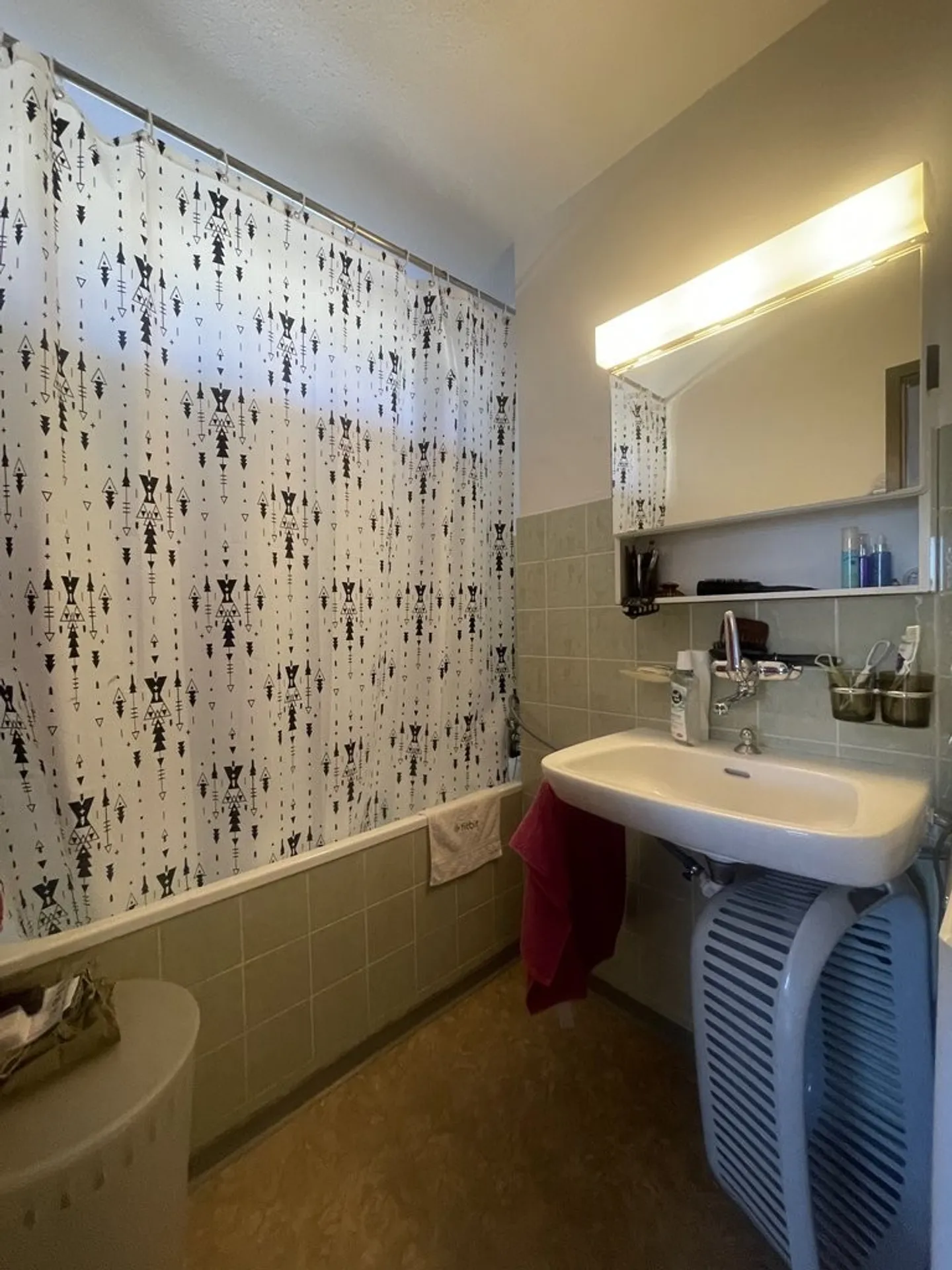 Appartamento spazioso e adatto alle famiglie in una posizione tranquilla! - Foto 5 di 9