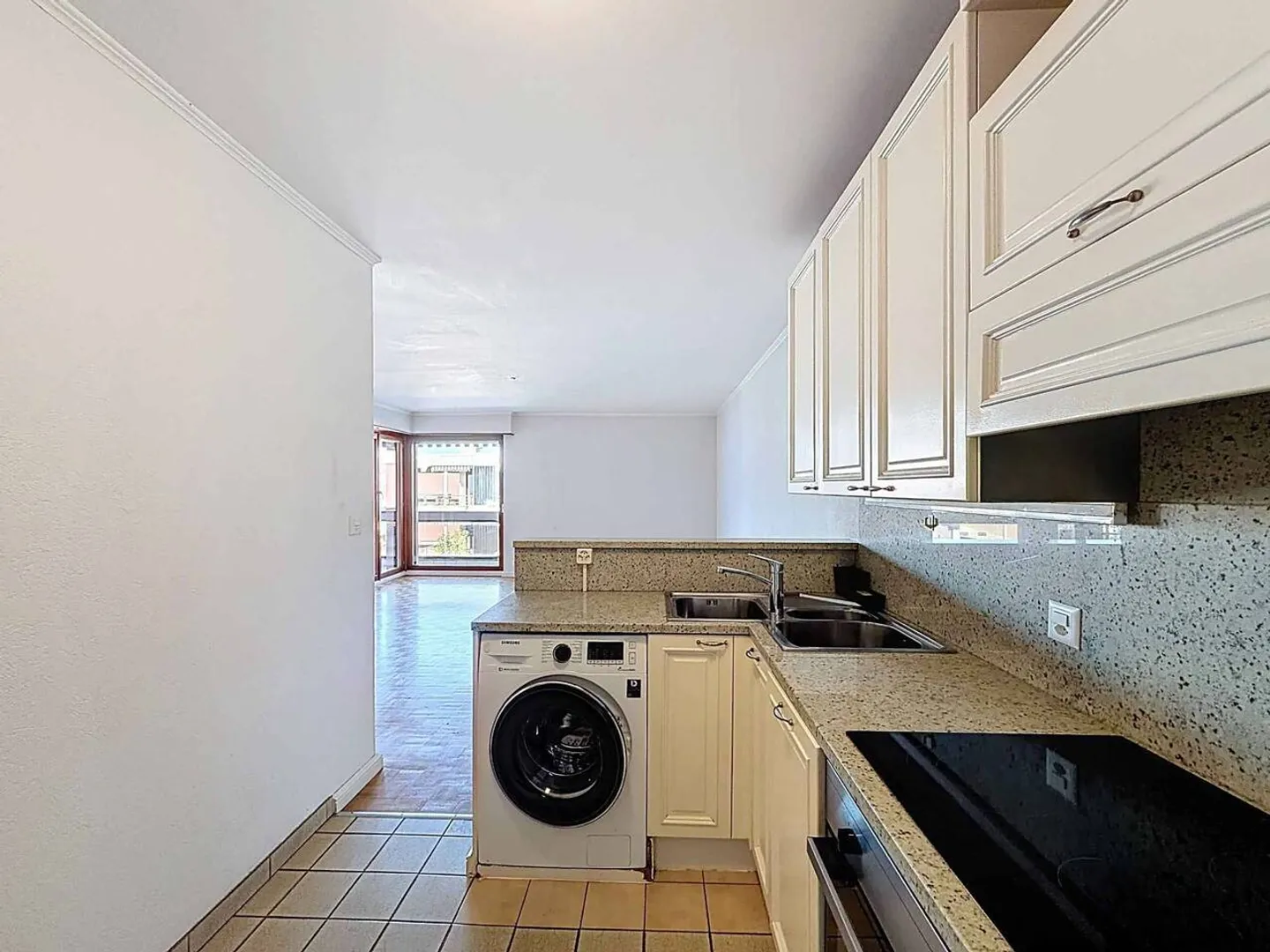 Große Penthousewohnung mit 2,5 Zimmern am See - Foto 5 von 8