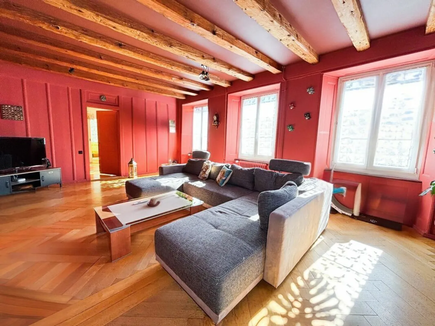 Stunning 7.5 Room Duplex Apartment - Photo 4 of 15