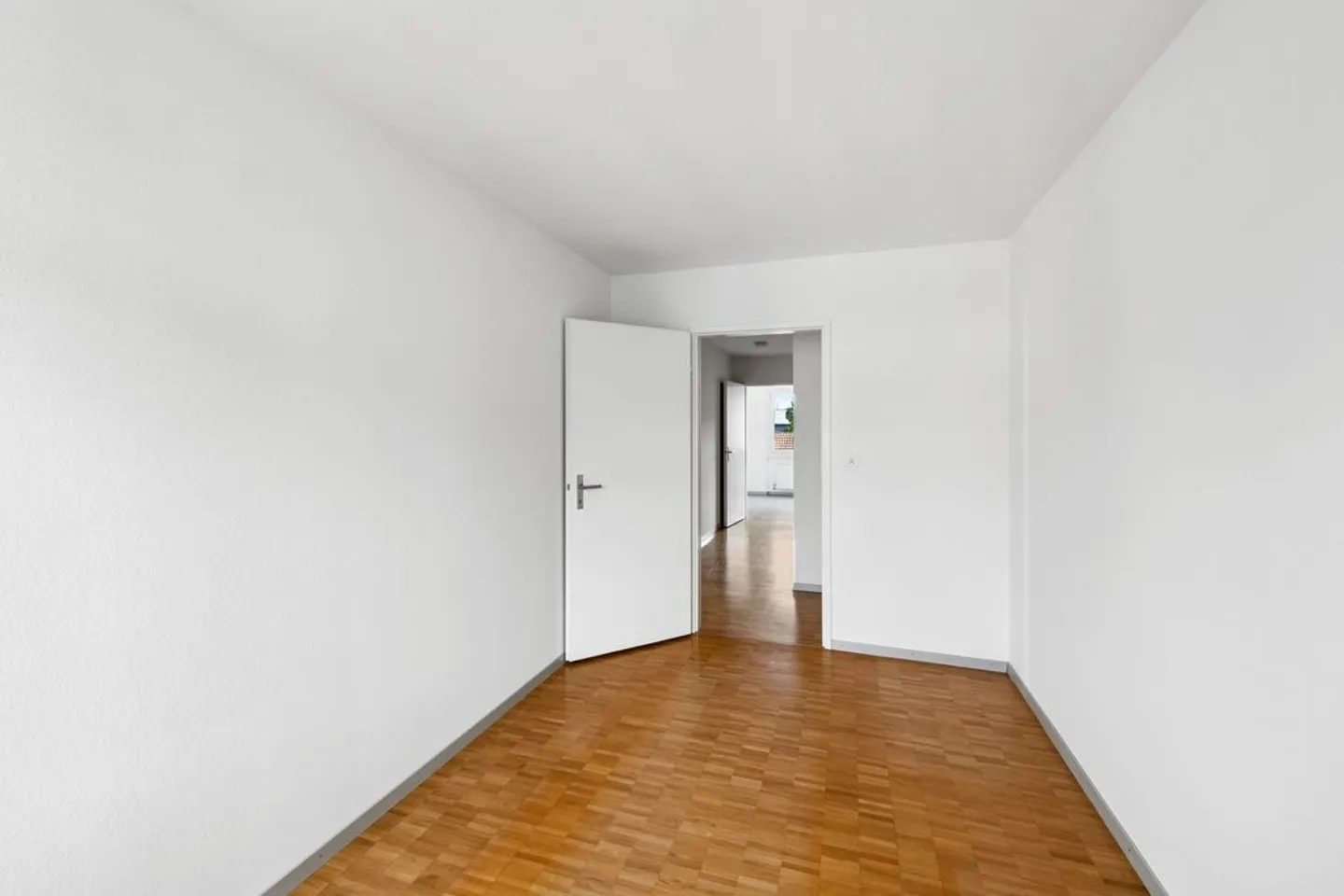 Appartement spacieux 4.5 pièces - Photo 4 sur 7