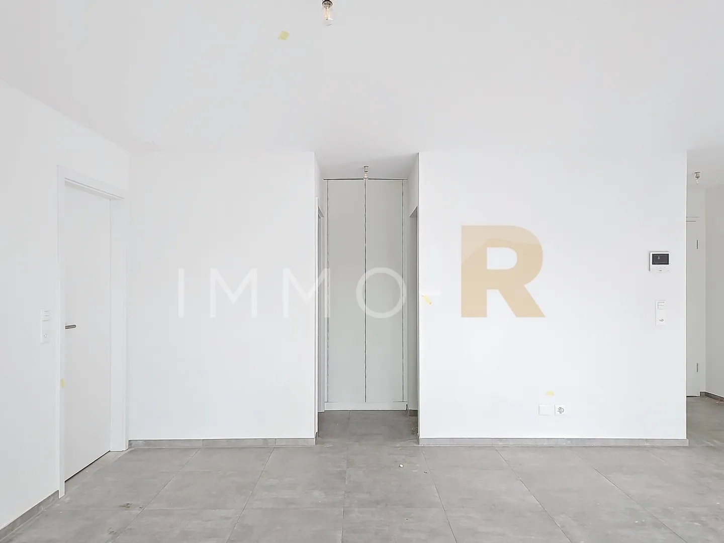 Appartement de deux pièces et demie avec nouveau jardin - Photo 4 sur 7