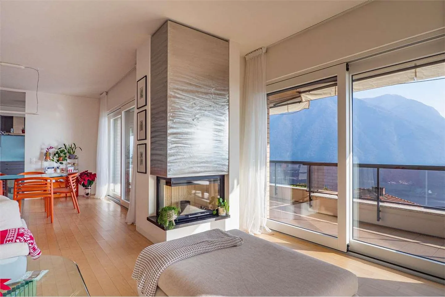 LUGANO - SPLENDIDE 4,5 PIÈCES AVEC VUE SUR LE LAC - Photo 2 sur 10