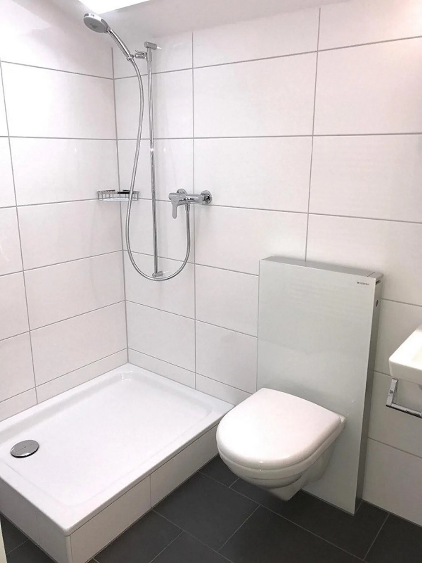 Studio moderne de 22 m² au dernier étage / 4ème étage - Photo 4 sur 6