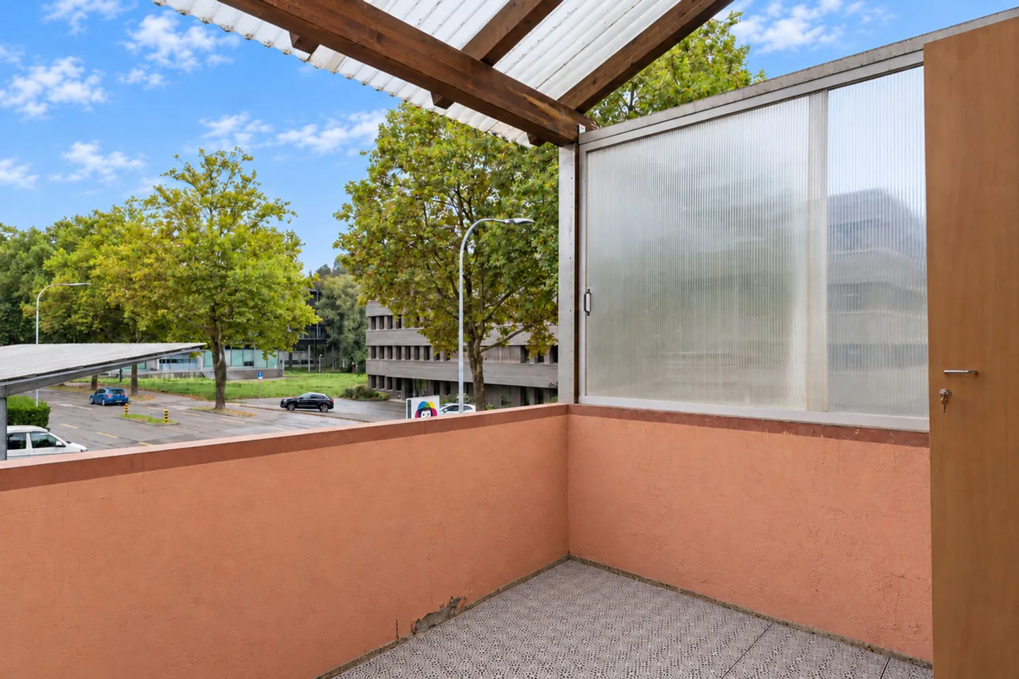FREISTEHENDES HAUS MIT ZWEI WOHNUNGEN UND POTENZIAL - Photo 8 of 14