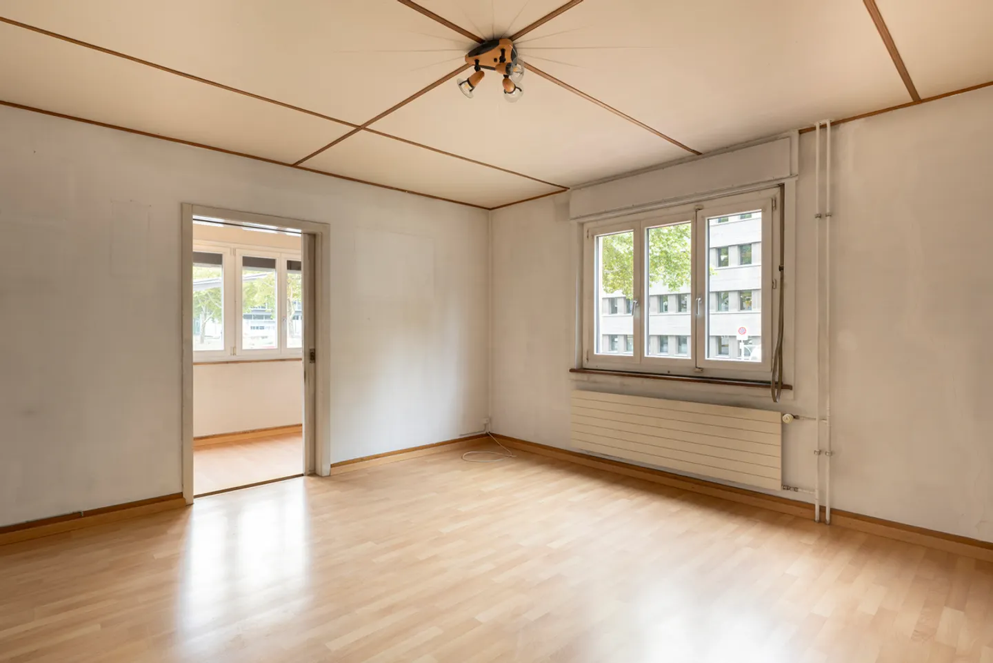 FREISTEHENDES HAUS MIT ZWEI WOHNUNGEN UND POTENZIAL - Photo 9 of 14