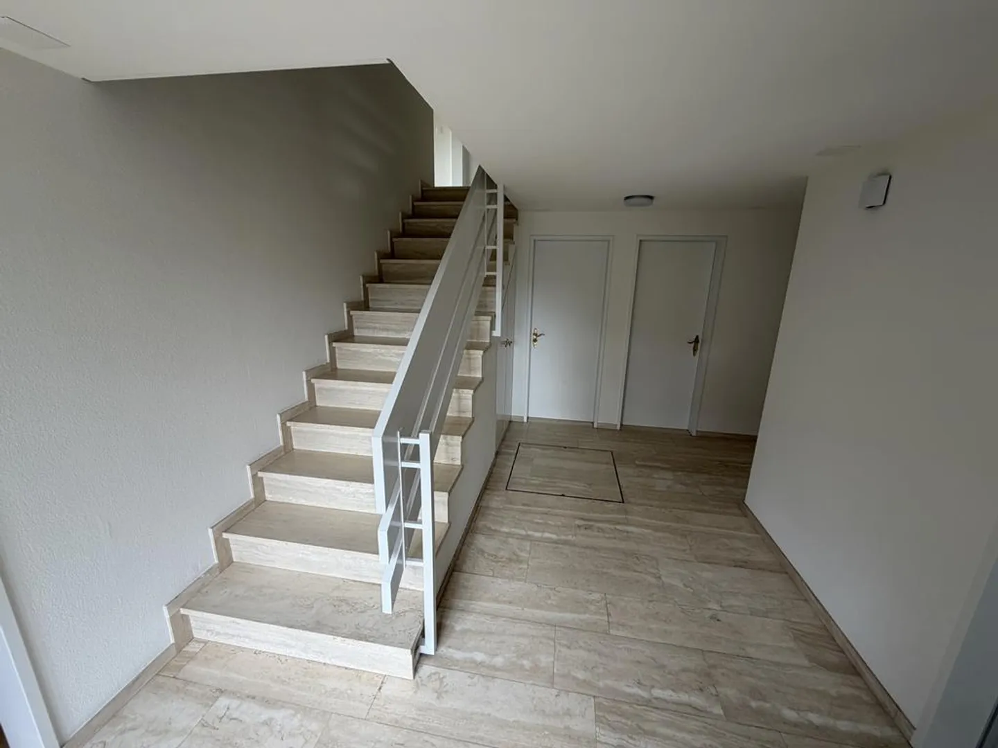 freistehendes Einfamilienhaus - komplett neu renoviert - Foto 5 di 12