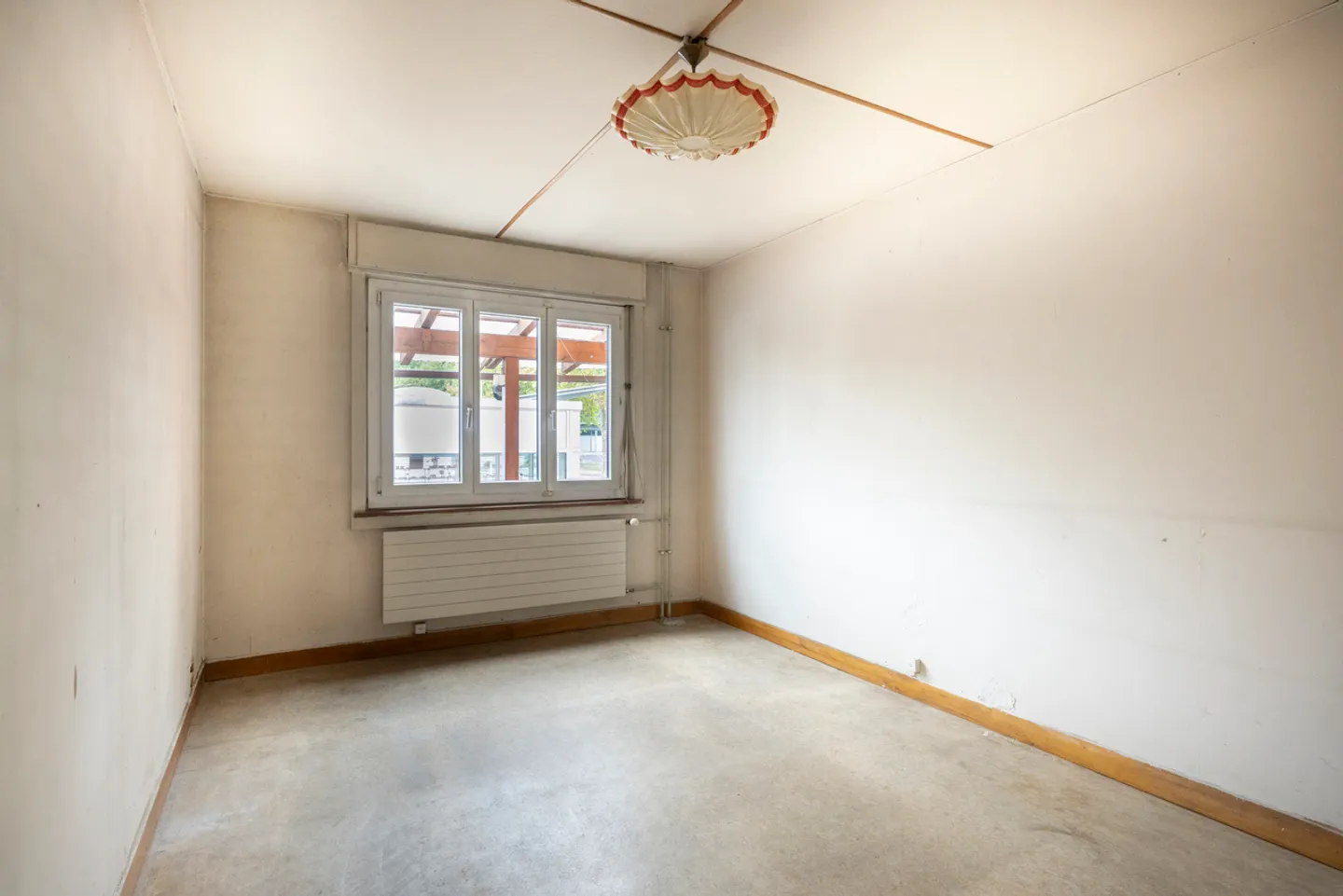 FREISTEHENDES HAUS MIT ZWEI WOHNUNGEN UND POTENZIAL - Photo 10 of 14