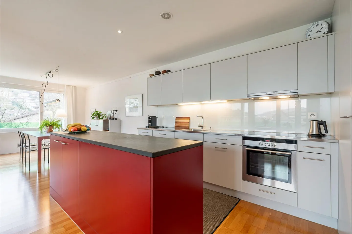 Appartement lumineux avec une haute qualité de vie dans un emplacement central - Photo 2 sur 11