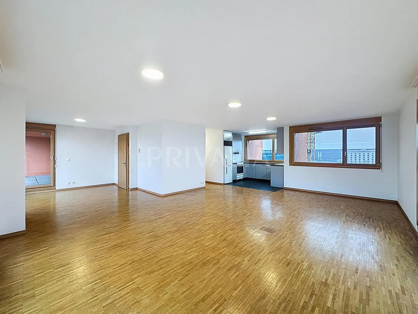 Schöne Penthouse-Wohnung in der Nähe internationaler Organisationen - Foto 1 von 8