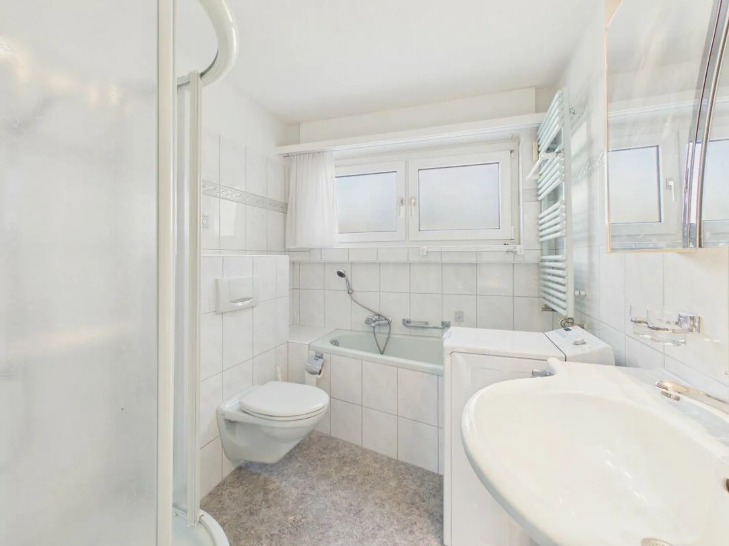 2.5-room penthouse apartment with wonderful views - Photo 6 of 25