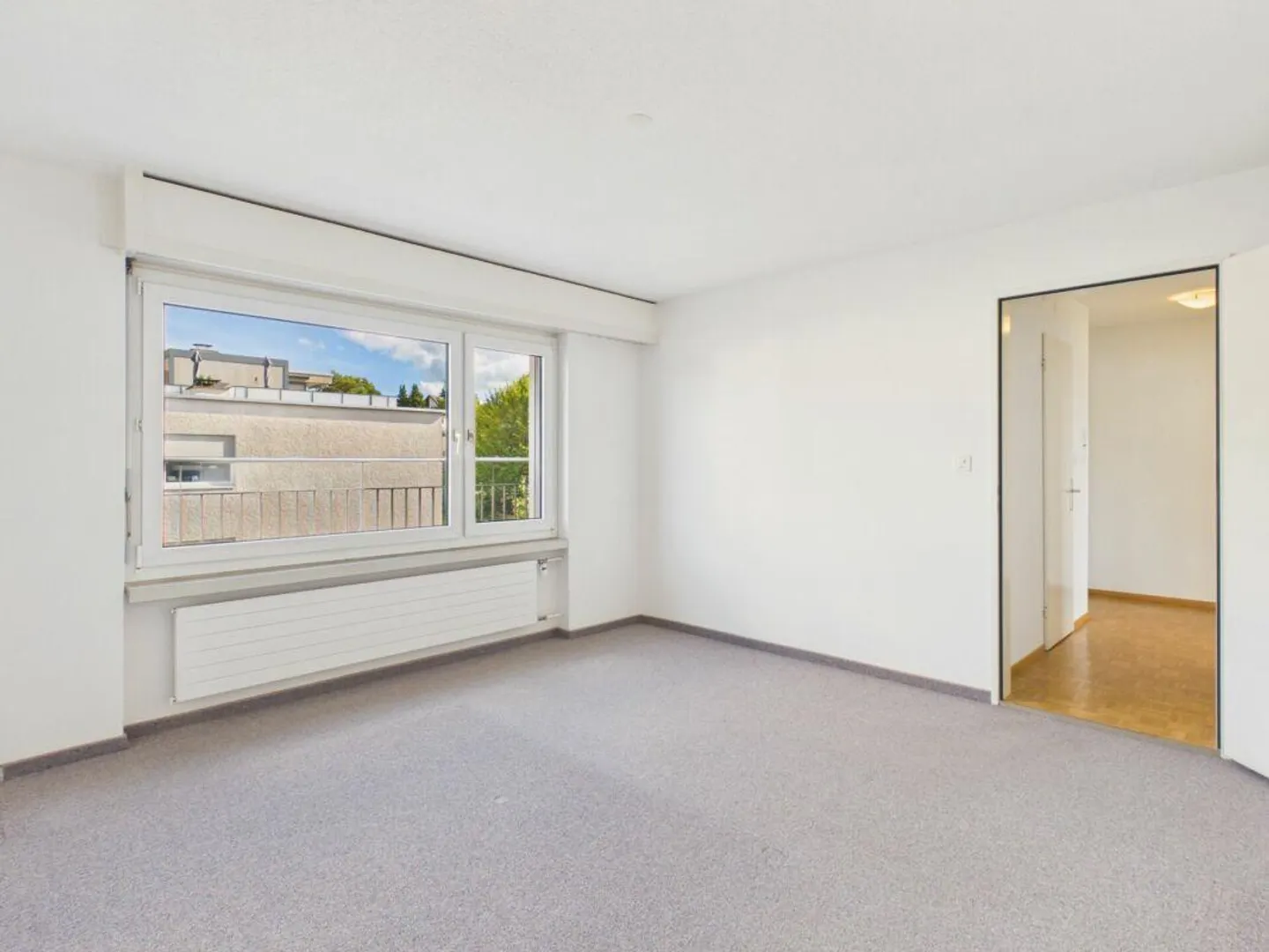 2.5-room penthouse apartment with wonderful views - Photo 8 of 25