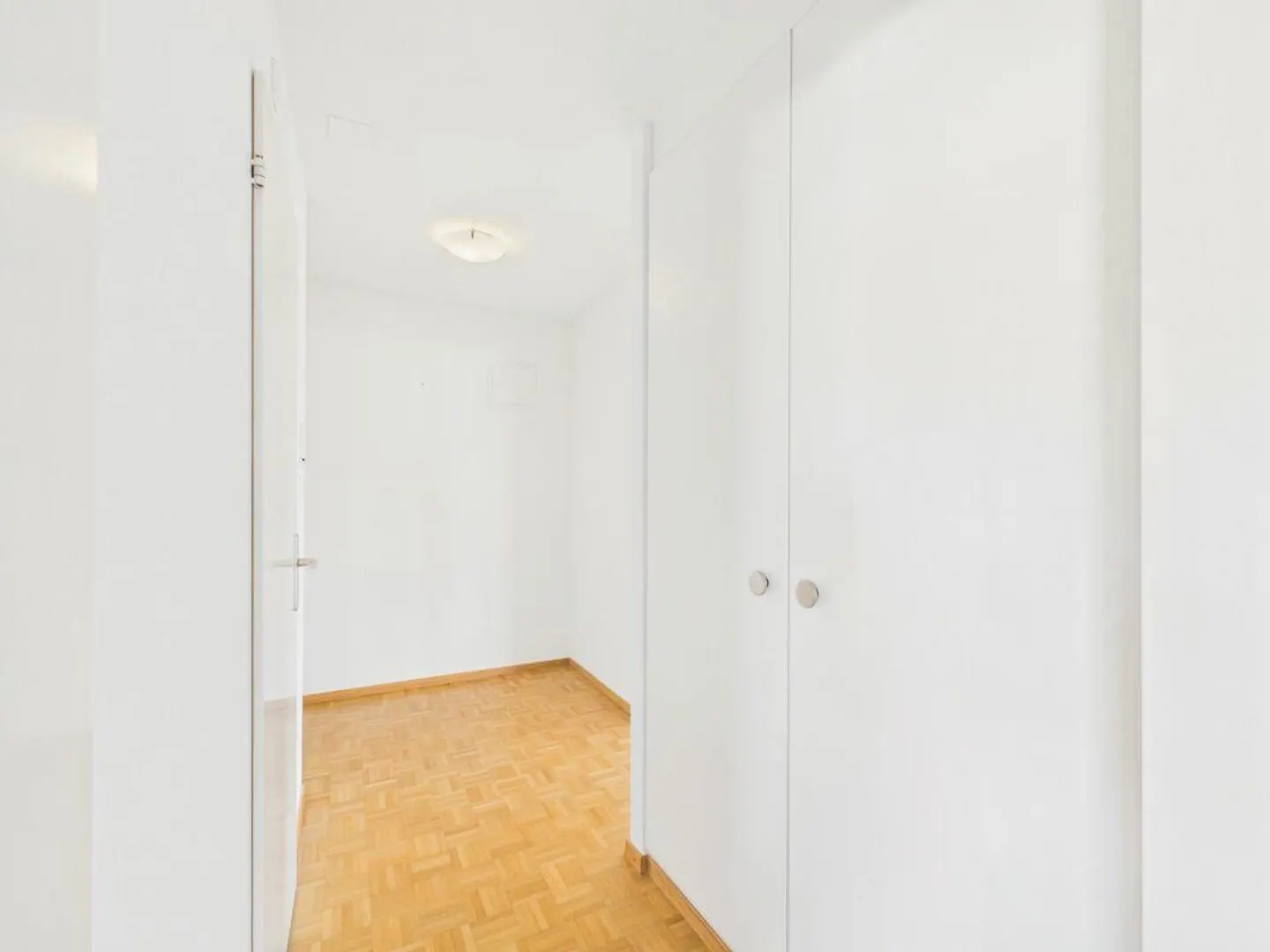 2.5-room penthouse apartment with wonderful views - Photo 11 of 25