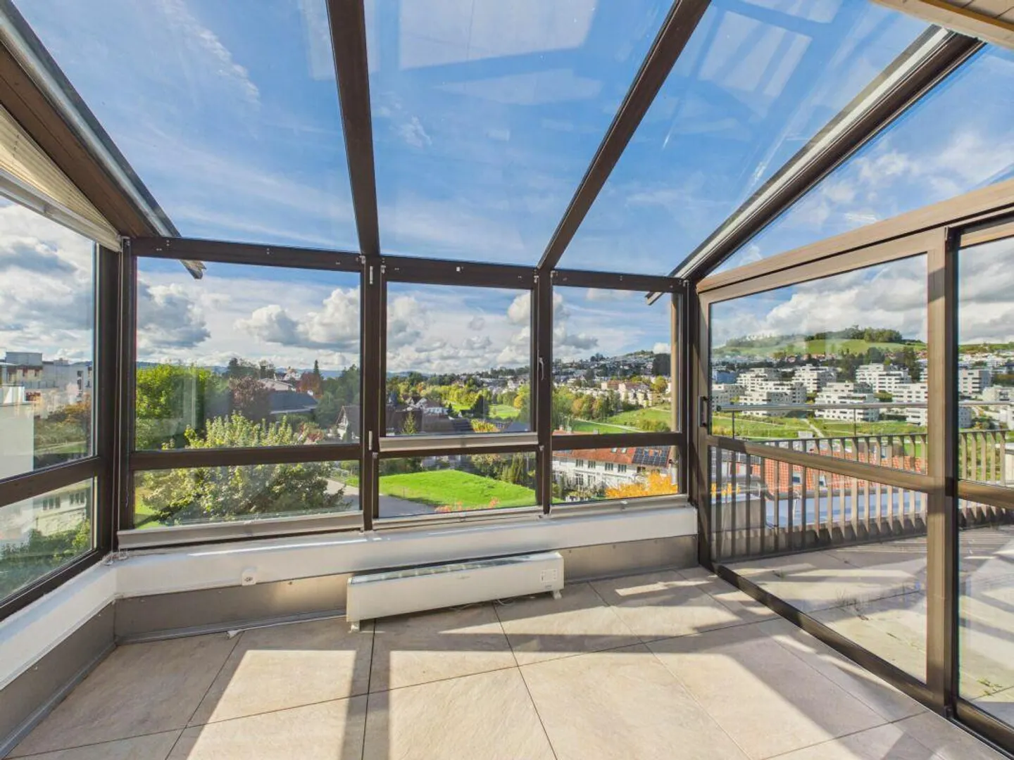 2.5-room penthouse apartment with wonderful views - Photo 12 of 25