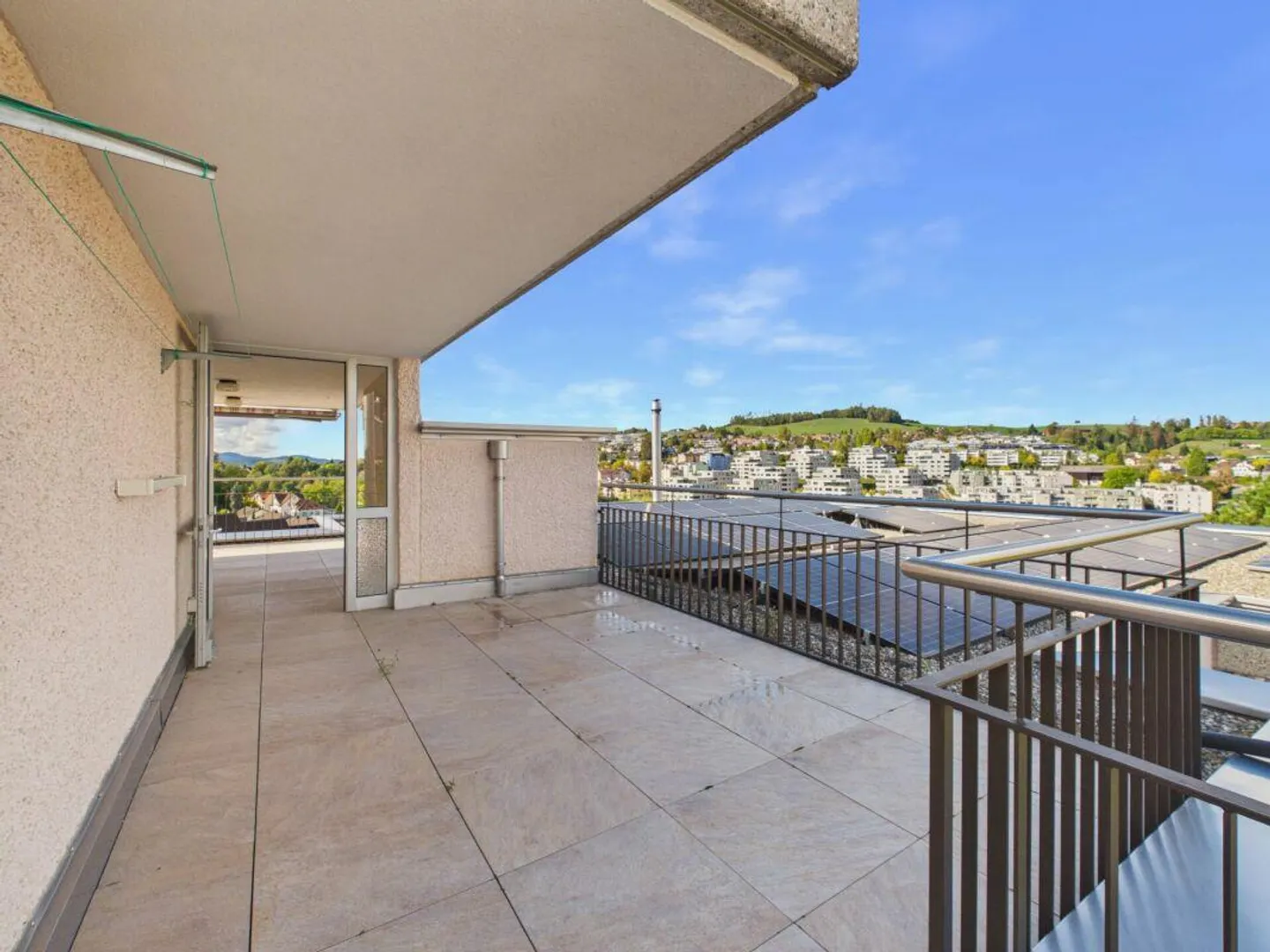 2.5-room penthouse apartment with wonderful views - Photo 16 of 25