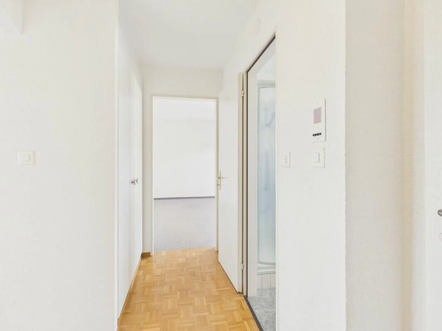 2.5-room penthouse apartment with wonderful views - Photo 10 of 25