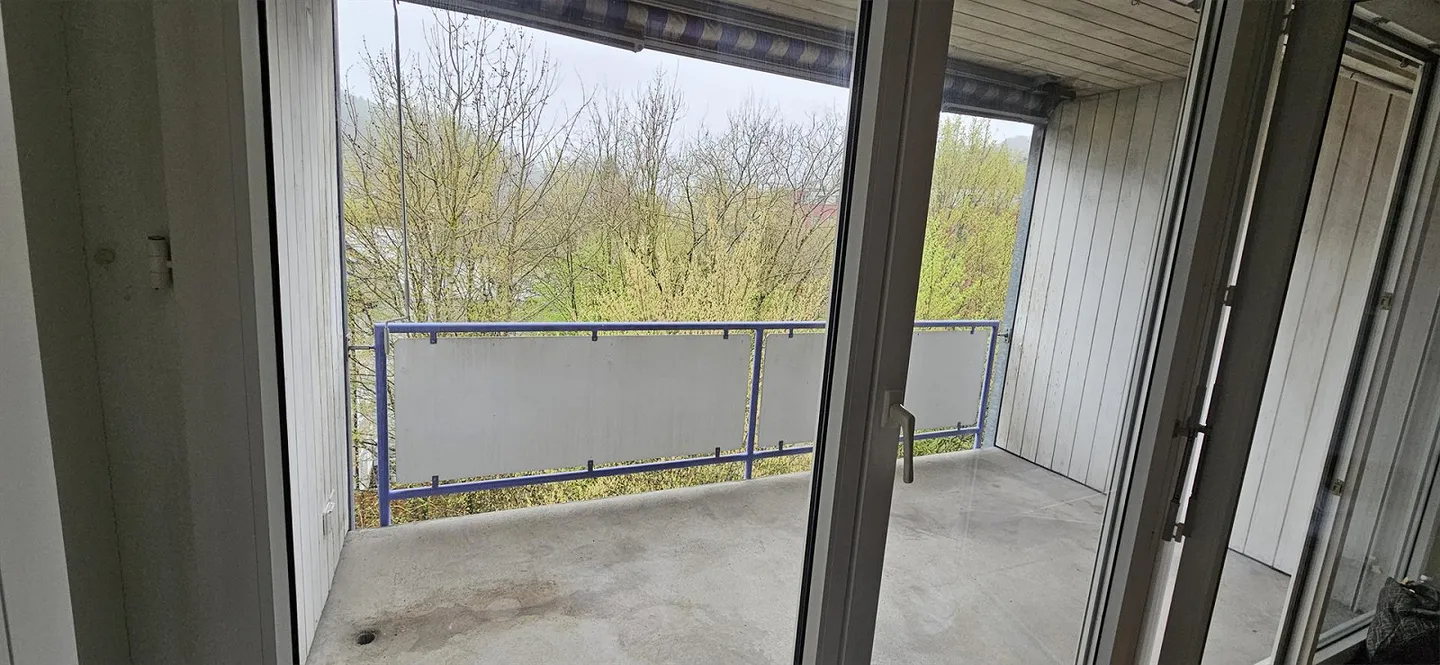 Spacious & Affordable Attic Apartment with Gallery in Winterthur - Photo 3 of 9