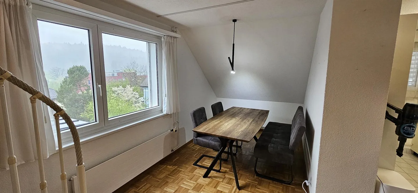 Spacious & Affordable Attic Apartment with Gallery in Winterthur - Photo 4 of 9