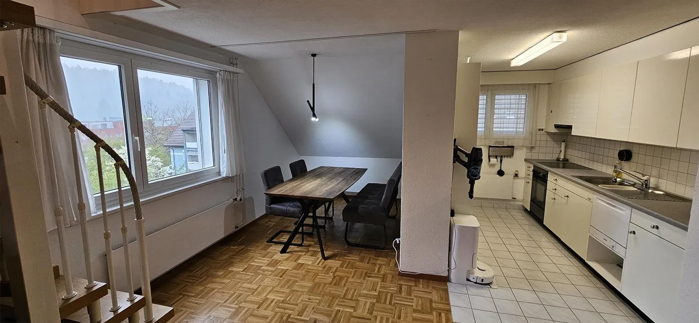 Spacious & Affordable Attic Apartment with Gallery in Winterthur - Photo 5 of 9