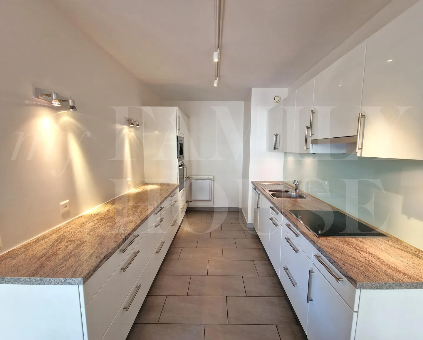 Bellissimo appartamento di 4 stanze vicino alle Organizzazioni Internazionali - Foto 2 di 6