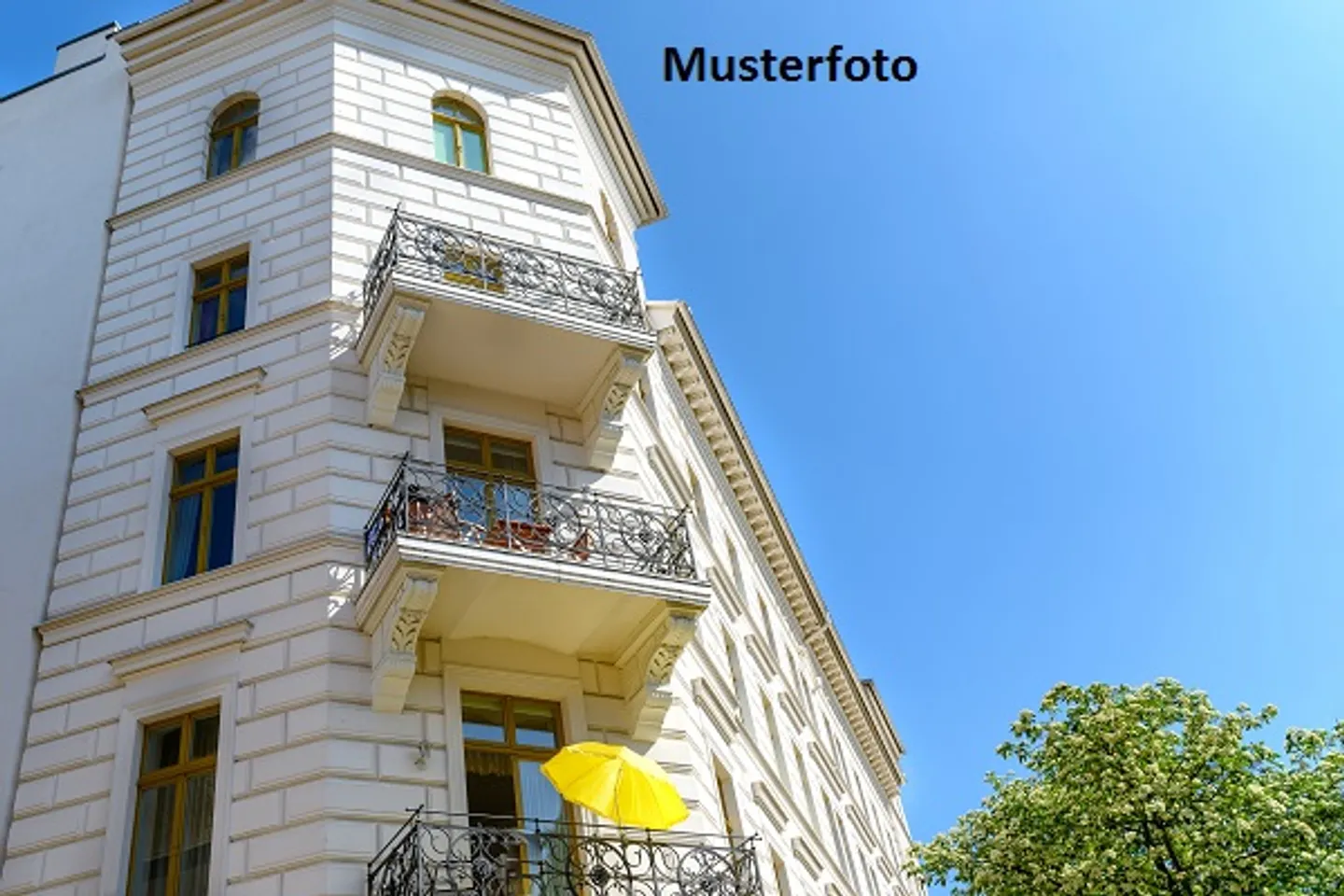 Terrassenhaus mit Talblick - Foto 1 von 13