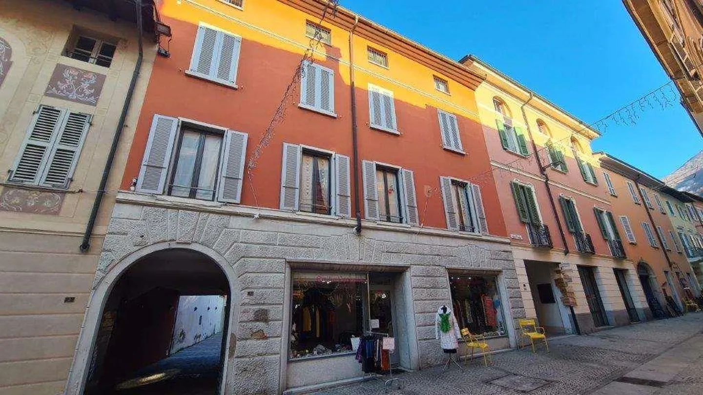 MENDRISIO CENTRE : BIEN ADAPTÉ 2.5 PIÈCES DANS UNE ZONE PIÉTONNE - Photo 5 sur 6
