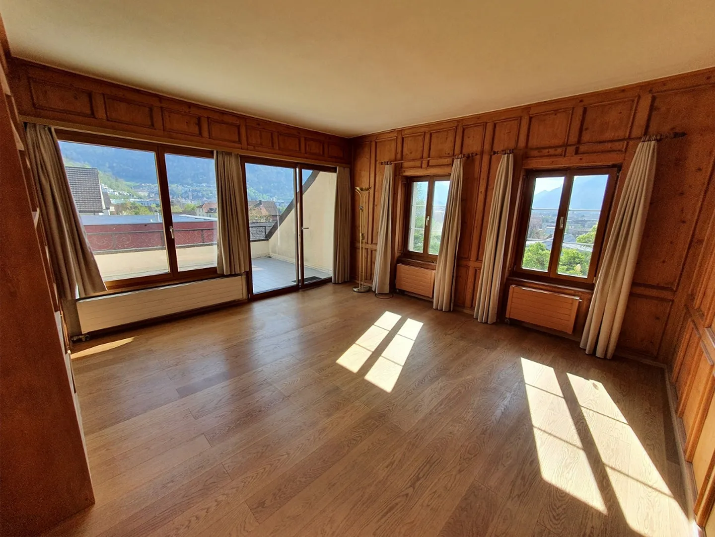 Charmant appartement mansardé avec terrasse dans un environnement verdoyant - Photo 4 sur 18