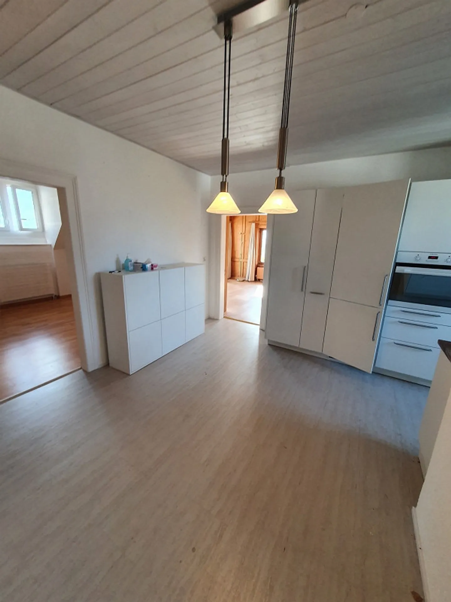 Charmant appartement mansardé avec terrasse dans un environnement verdoyant - Photo 6 sur 18