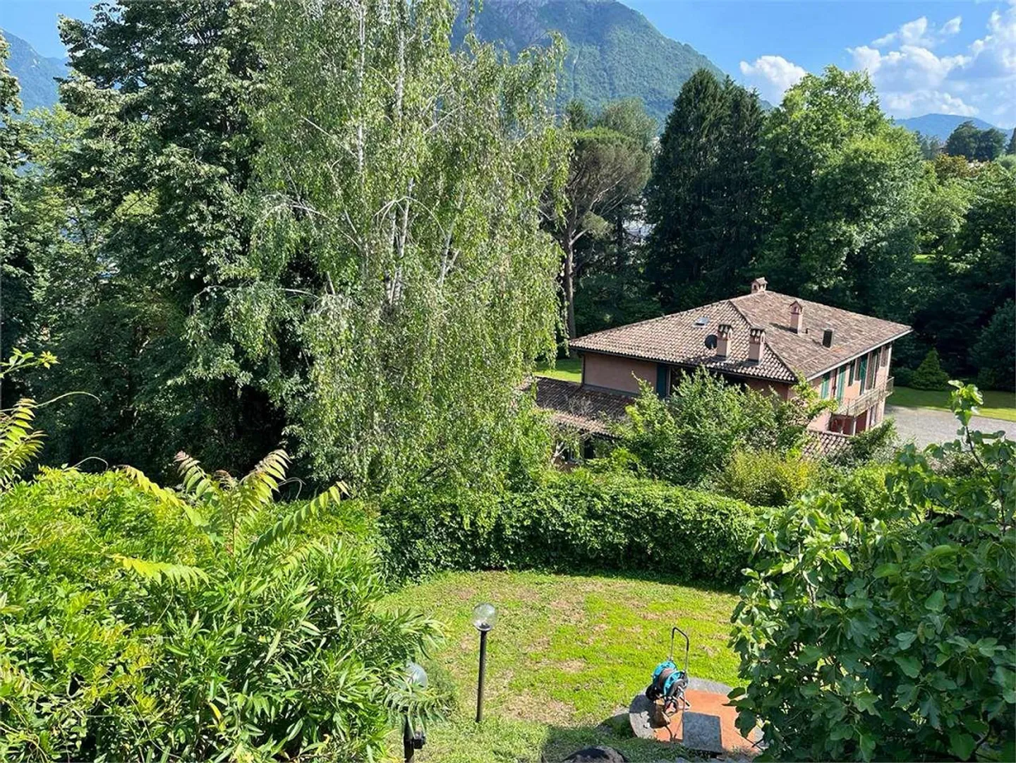 SORENGO: VILLA DA RISTRUTTURARE CON VISTA APERTA - Foto 2 di 3
